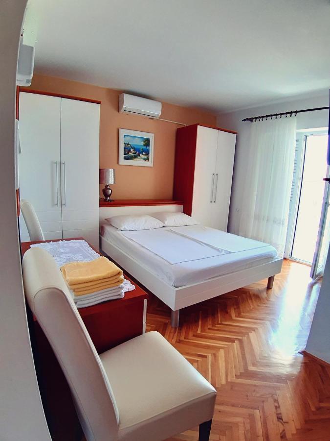 Bed and Breakfast F• R• I• E• N• D• S• Новалья Экстерьер фото