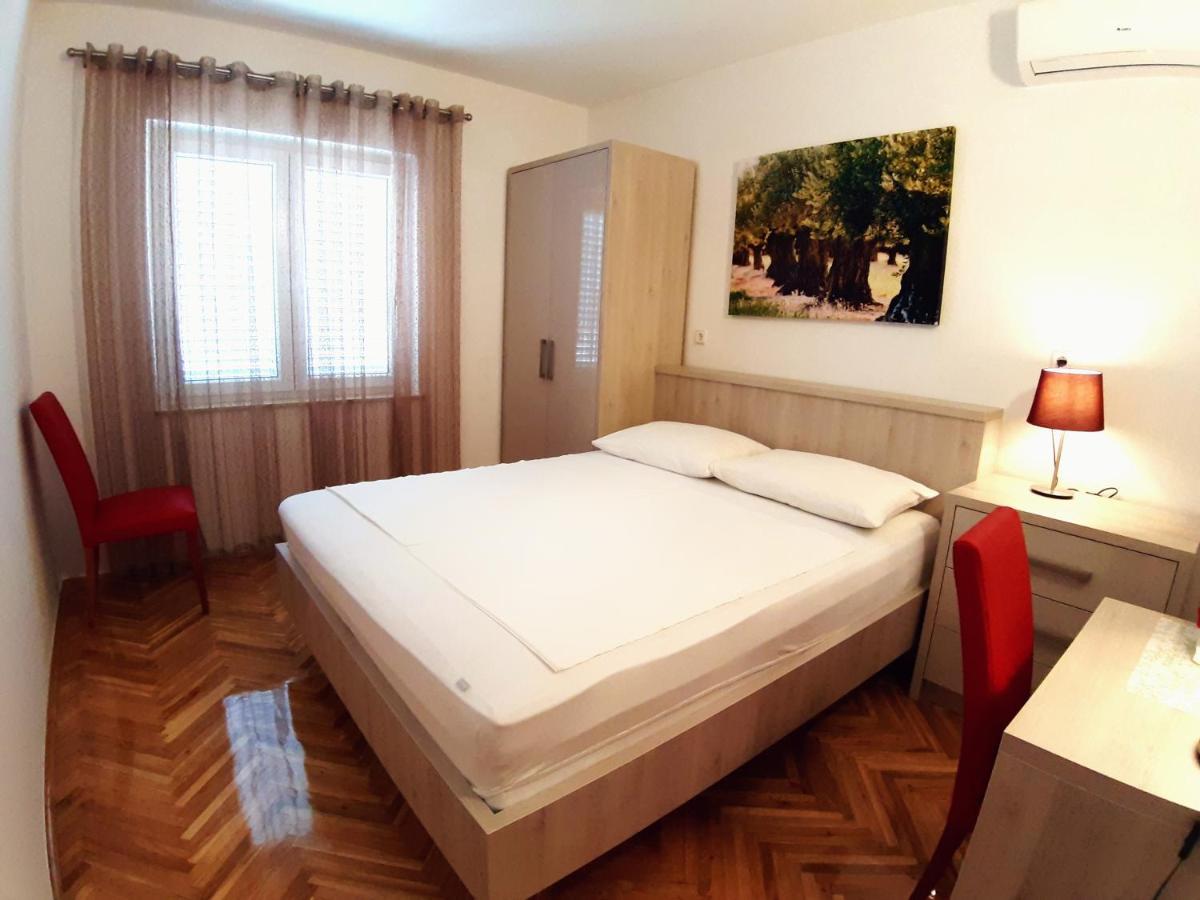 Bed and Breakfast F• R• I• E• N• D• S• Новалья Экстерьер фото