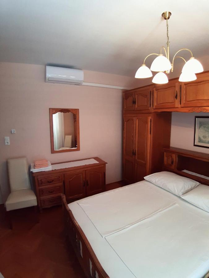 Bed and Breakfast F• R• I• E• N• D• S• Новалья Экстерьер фото