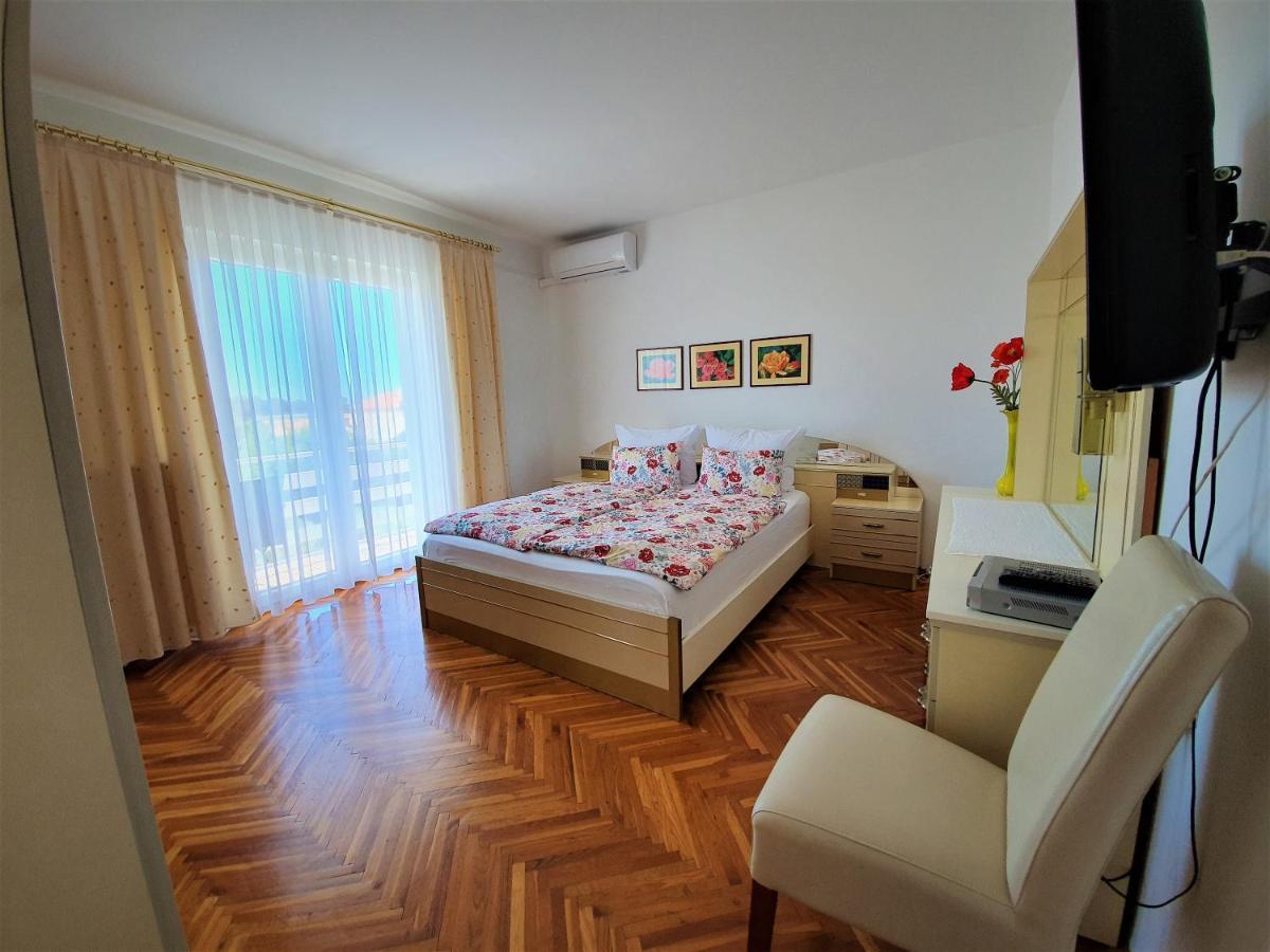 Bed and Breakfast F• R• I• E• N• D• S• Новалья Экстерьер фото