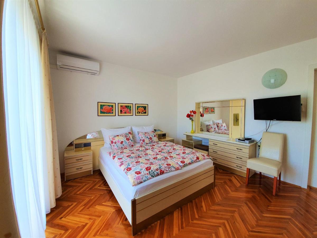 Bed and Breakfast F• R• I• E• N• D• S• Новалья Экстерьер фото