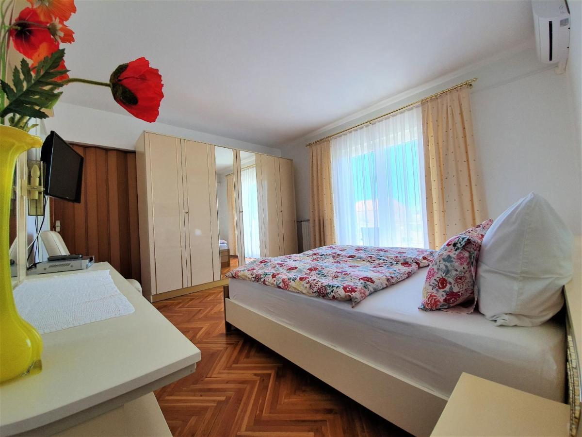 Bed and Breakfast F• R• I• E• N• D• S• Новалья Экстерьер фото