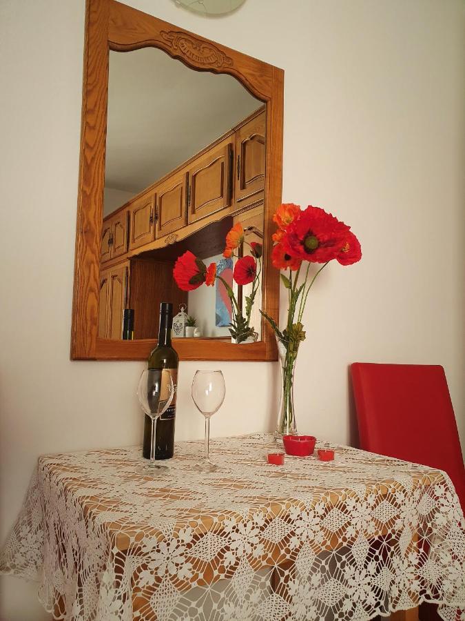 Bed and Breakfast F• R• I• E• N• D• S• Новалья Экстерьер фото