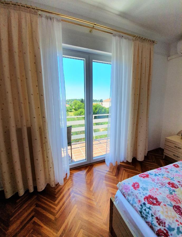 Bed and Breakfast F• R• I• E• N• D• S• Новалья Экстерьер фото